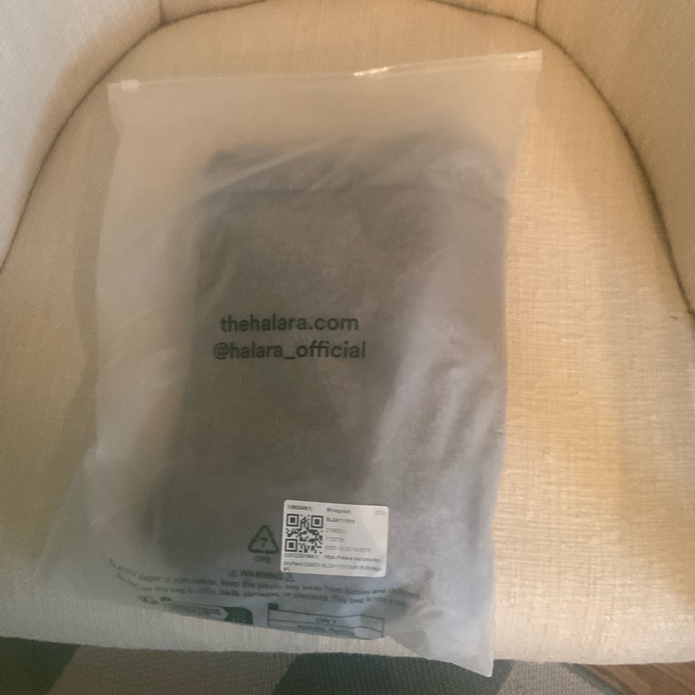 New with tags Halara wide leg pants - Picture 3 of 3